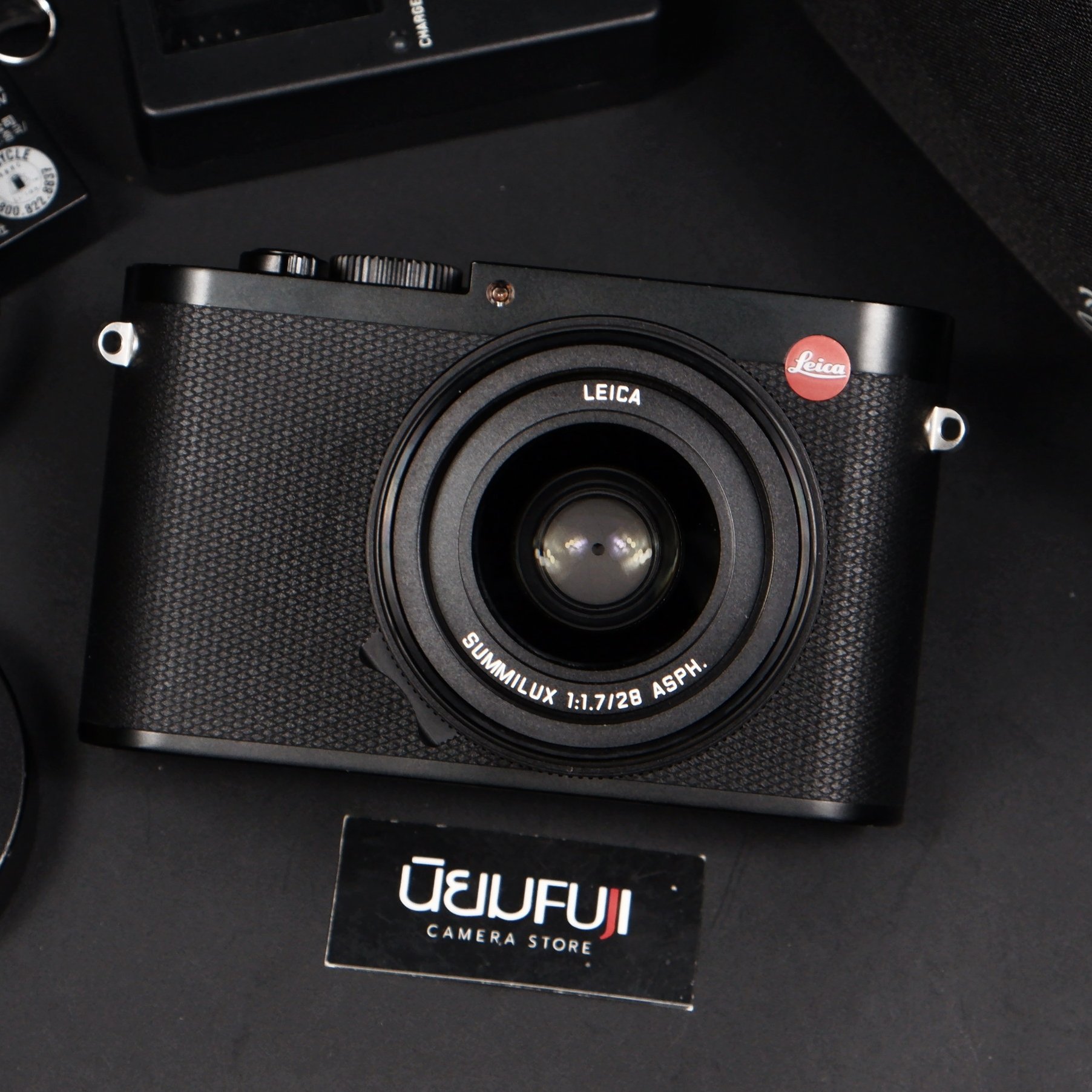Leica Q มือสอง
