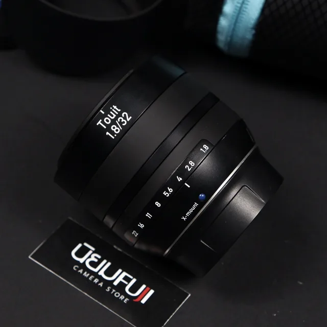 Zeiss 32mm F1.8