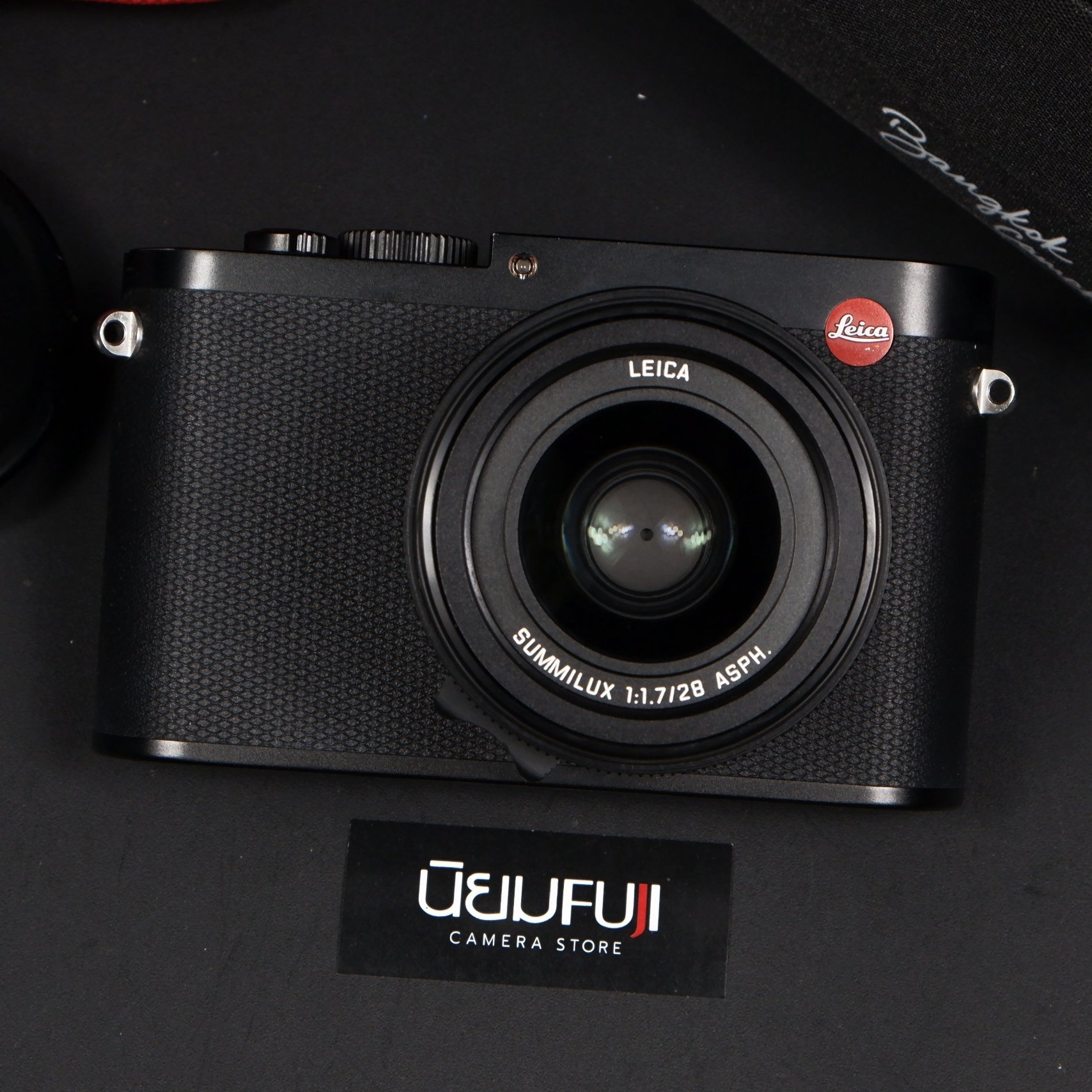 Leica Q มือสอง